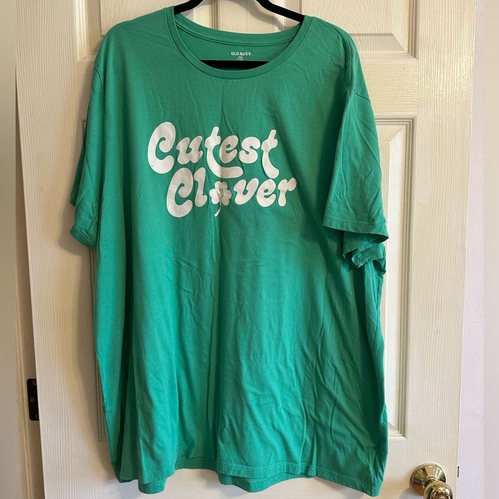 Old Navy St. Patty’s graphic tee